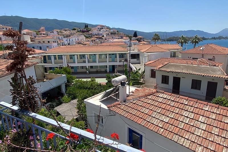 Nikos Rooms And Studios Poros Town エクステリア 写真